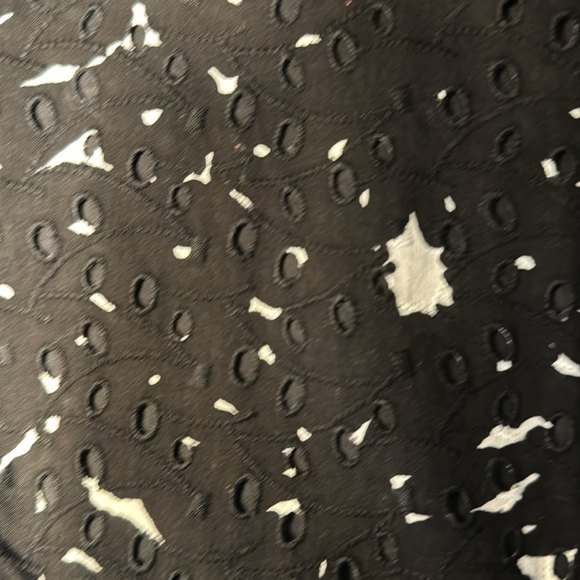 Ann Taylor Factory peplum sleeveless top - sz medium. Embroidered design - Picture 4 of 6